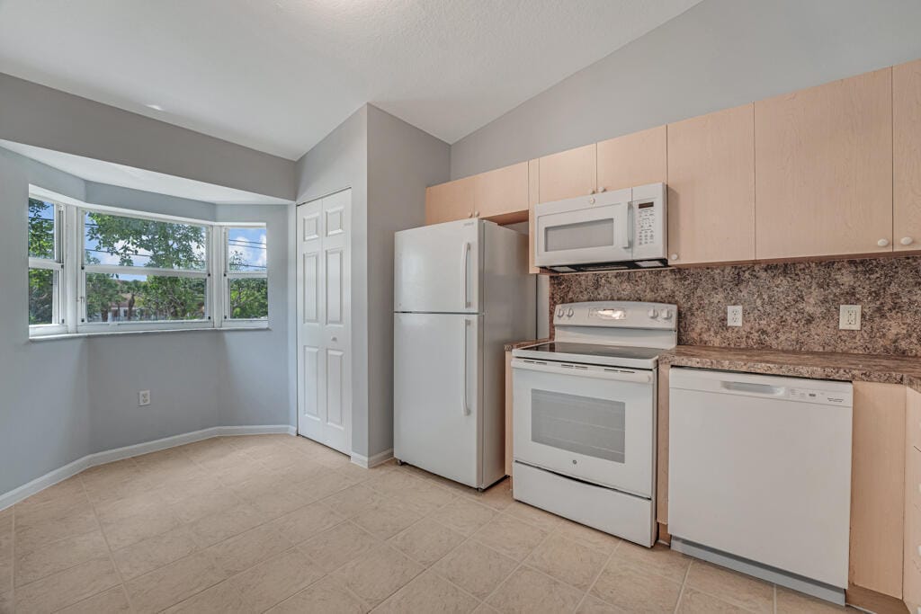 3810 N JOG Road 204 — photo 2