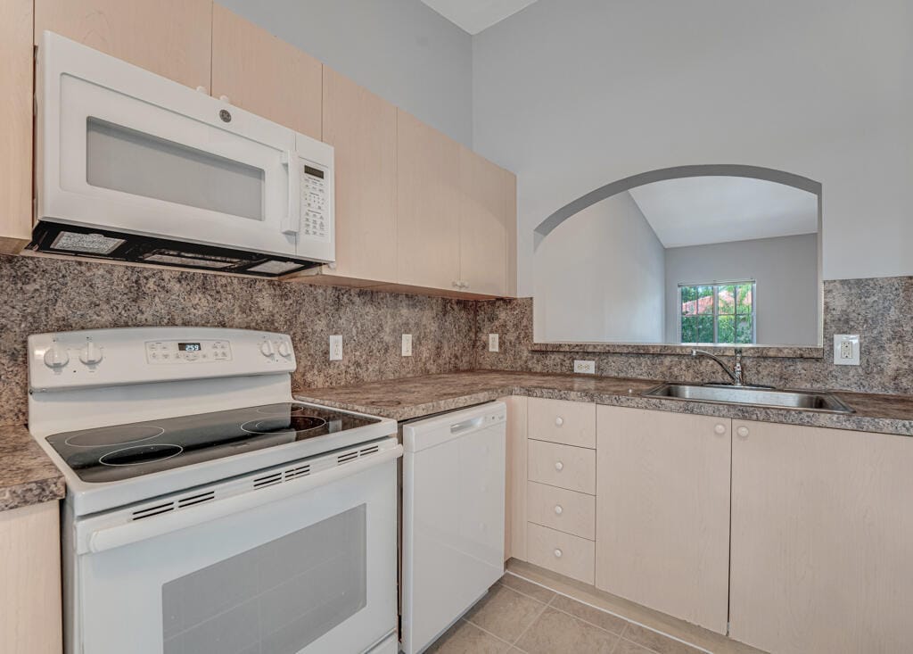 3810 N JOG Road 204 — photo 9