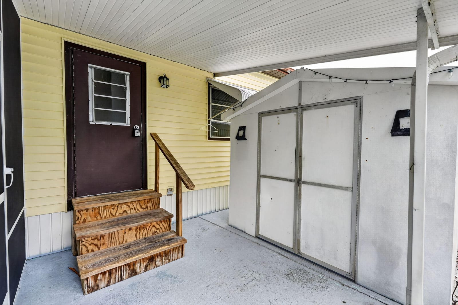 8381 SE Skylark Avenue — photo 8