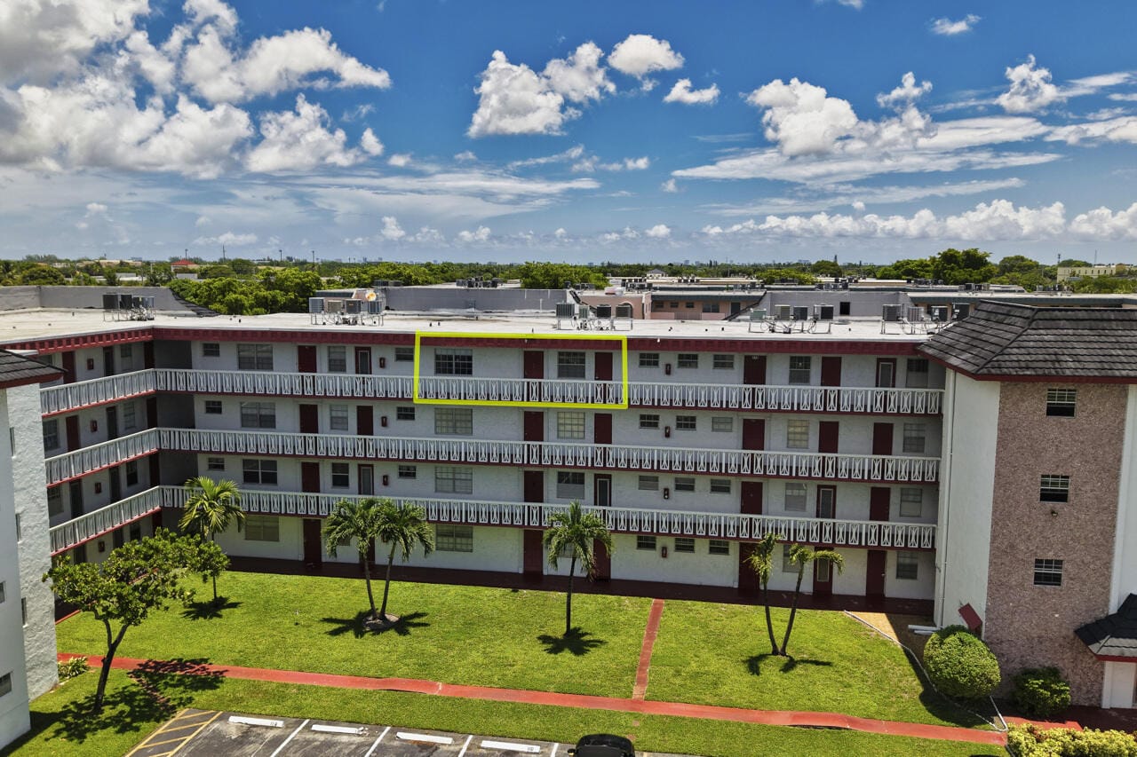 4140 NW 44TH Avenue 411, Lauderdale Lakes, FL 33319
