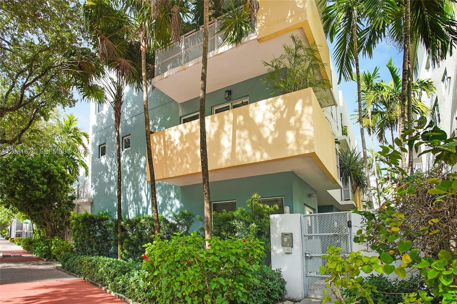 206 Washington Avenue 12, Miami Beach, FL 33139