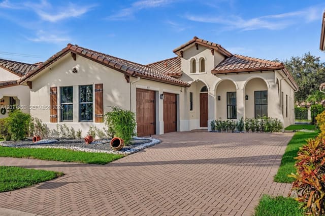 8527 NW 39th Court, Cooper City, FL 33024