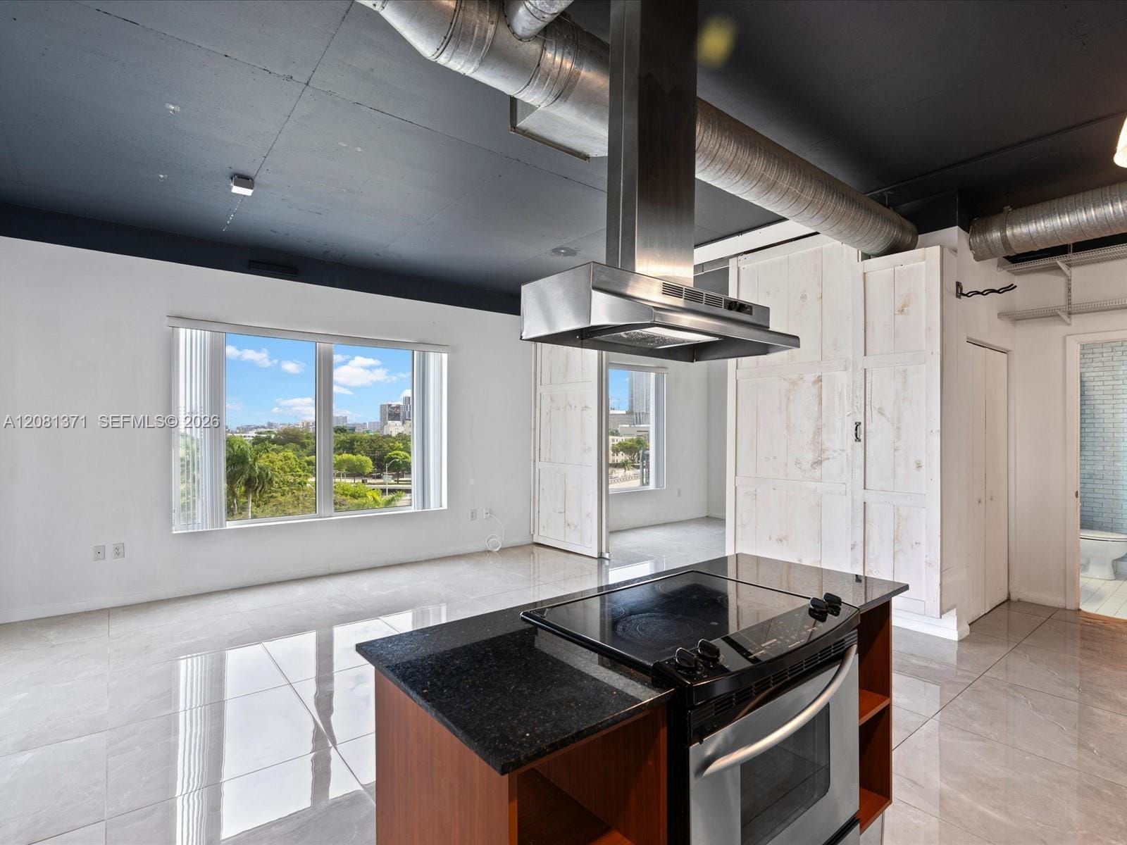 10 S River Drive 715 — photo 7