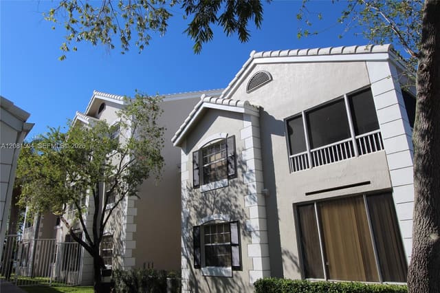 2880 N Oakland Forest Drive 212, Oakland Park, FL 33309