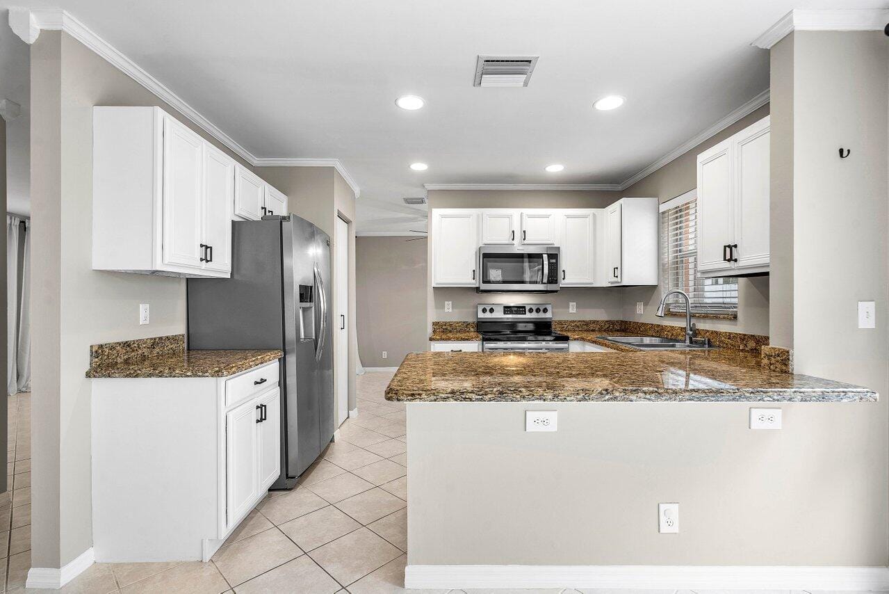 4303 NW 1ST Drive, Deerfield Beach, FL 33442 photo 11
