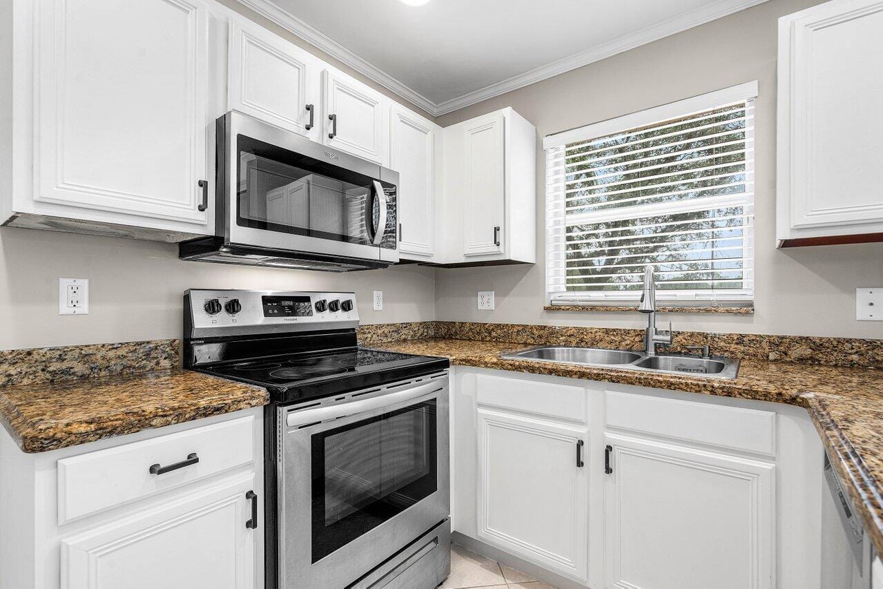4303 NW 1ST Drive, Deerfield Beach, FL 33442 photo 14
