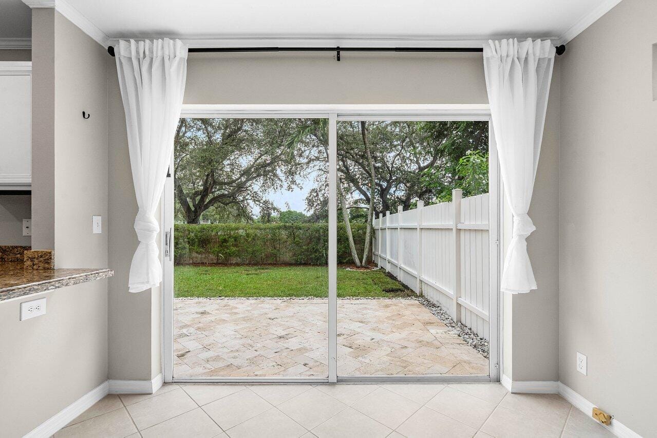 4303 NW 1ST Drive, Deerfield Beach, FL 33442 photo 15