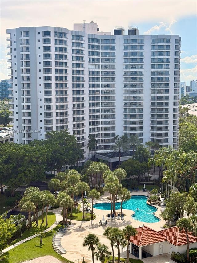 3300 NE 192nd Street 702, Aventura, FL 33180
