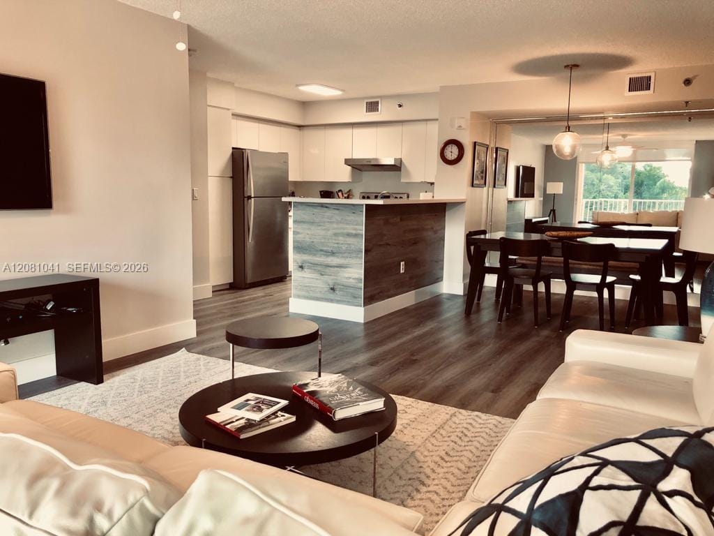 19999 E Country Club Drive 1401, Aventura, FL 33180