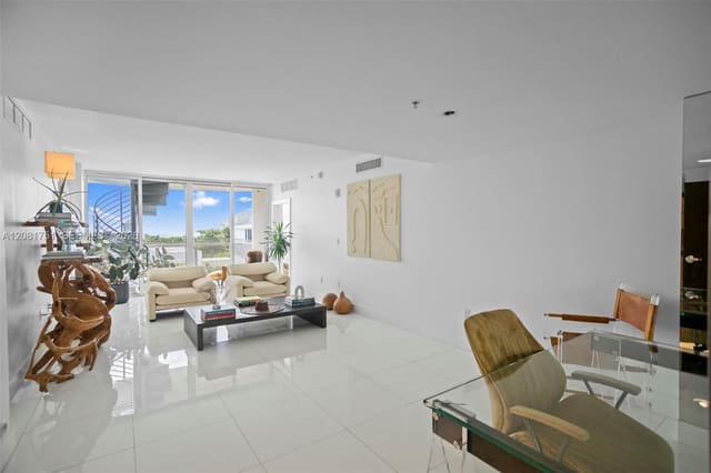 2155 Washington Court 601, Miami Beach, FL 33139