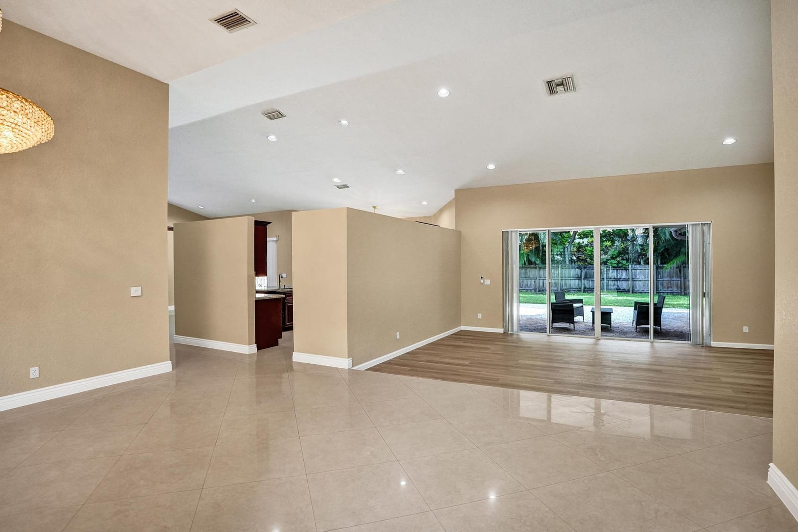 10255 GUATEMALA Street — photo 3