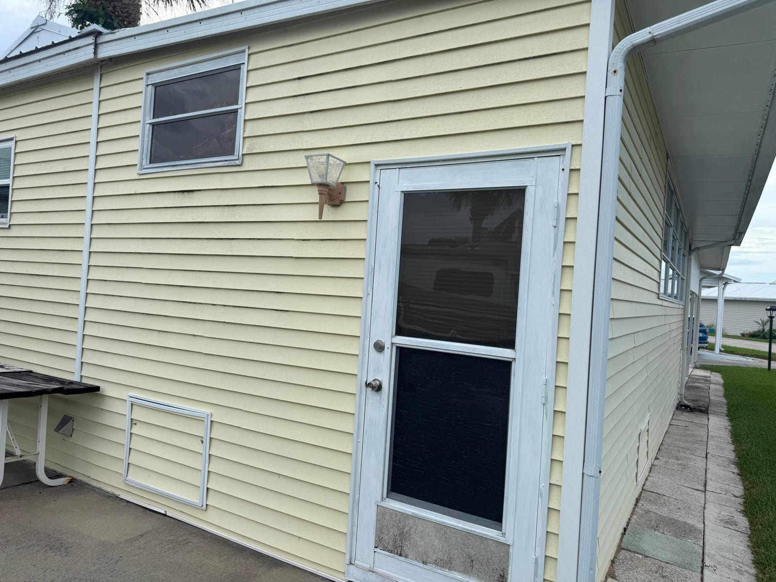 5374 SE 64th Terrace — photo 3