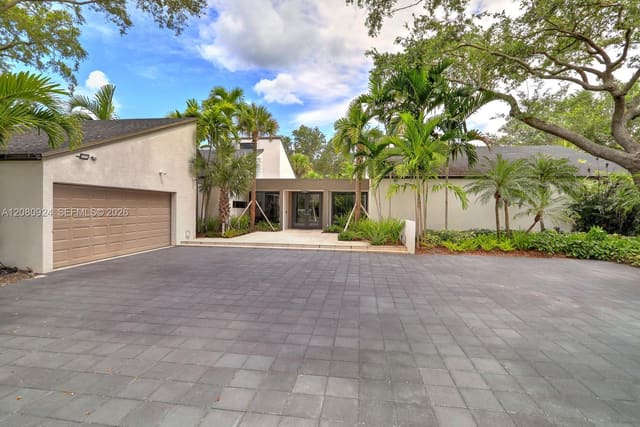 6121 SW 104th Street, Pinecrest, FL 33156