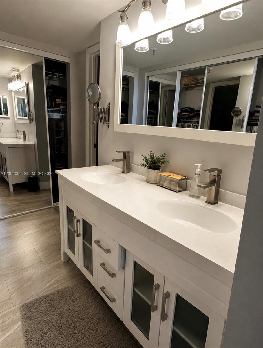 105 Lake Emerald Drive 503 — photo 8
