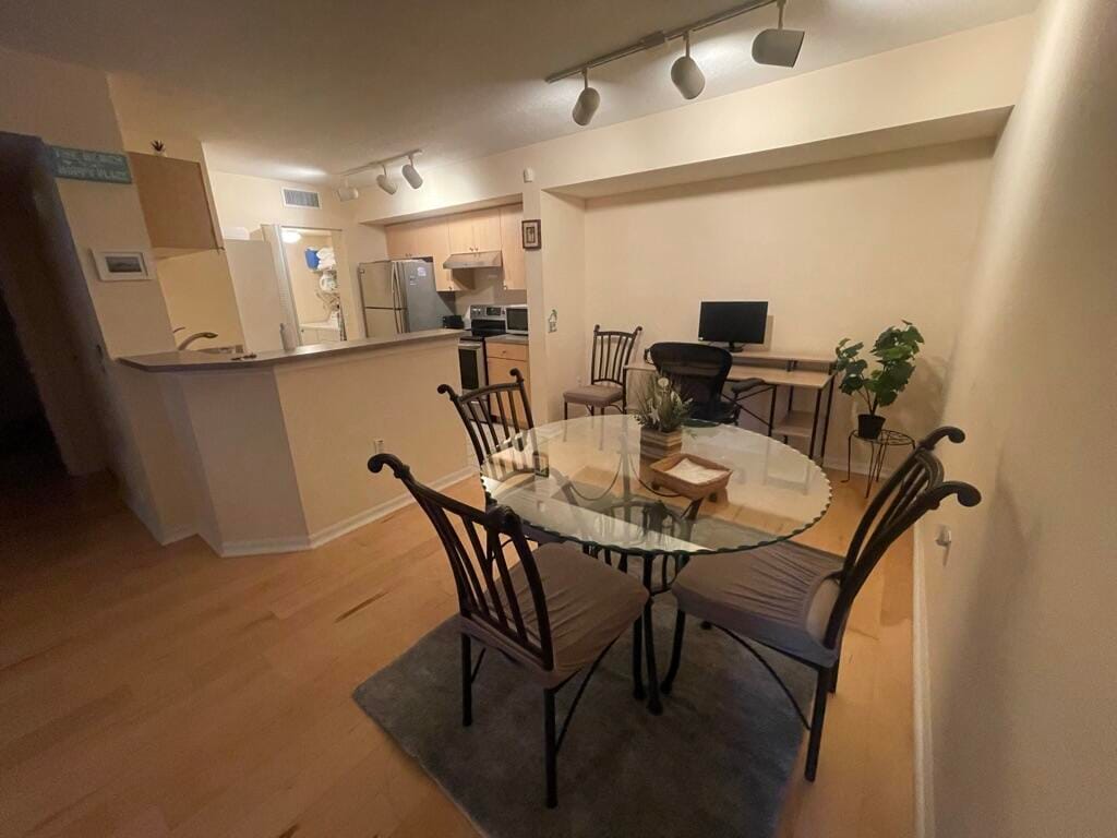 712 VILLA Circle — photo 7