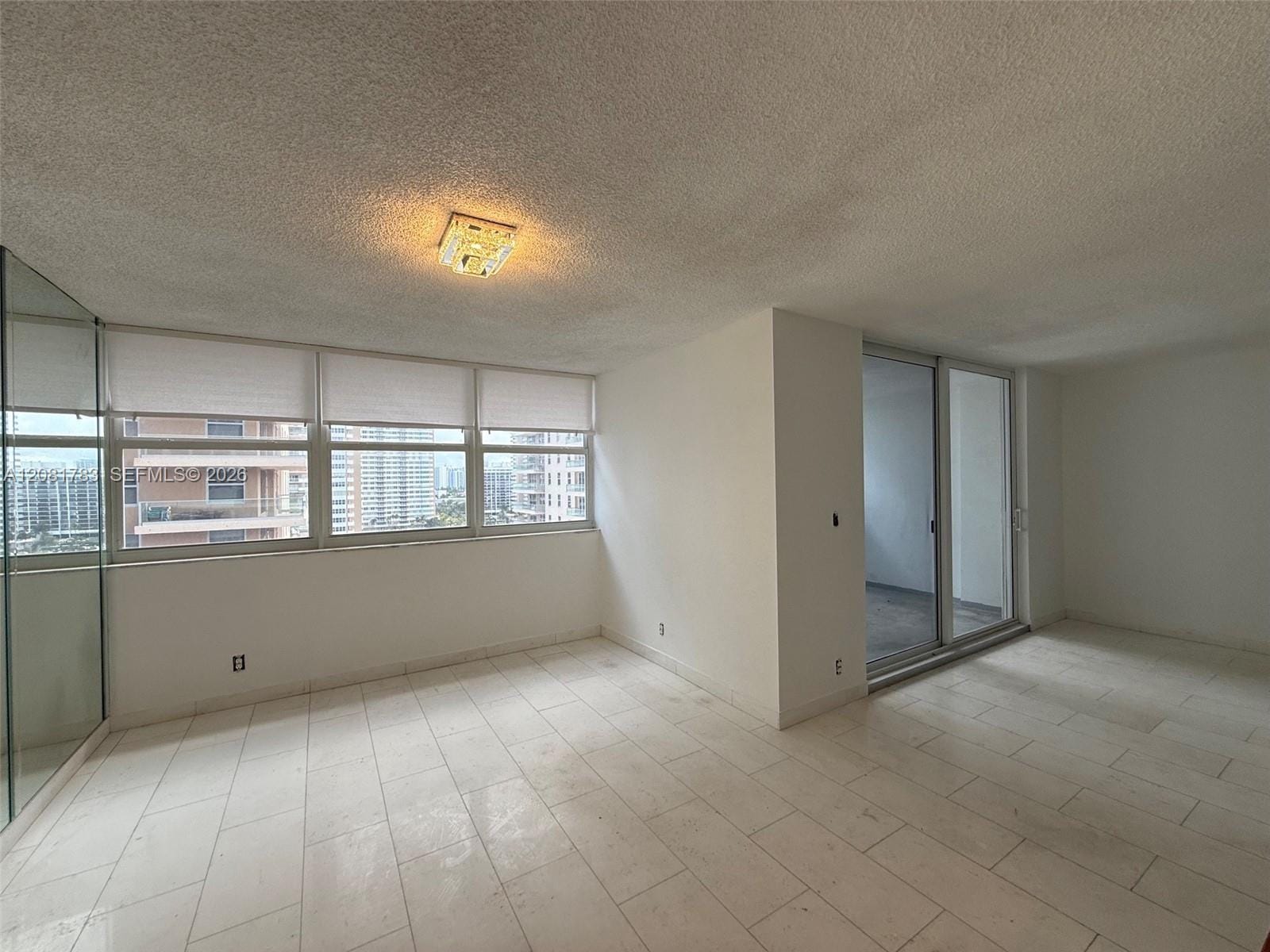 1904 S Ocean Drive 1206 — photo 8