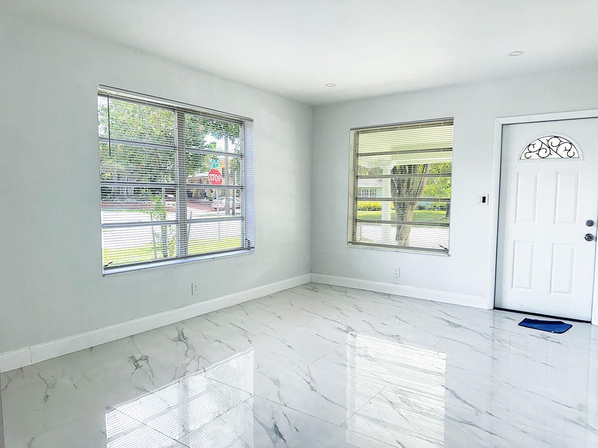 425 SW 18th Avenue 425 — photo 2
