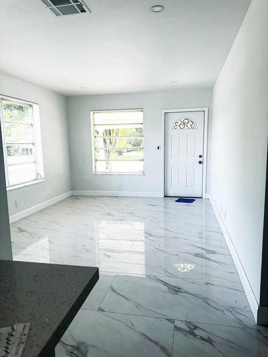425 SW 18th Avenue 425 — photo 3