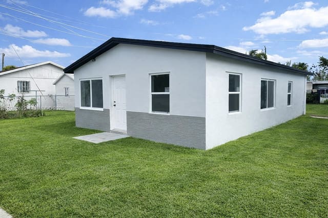 1405 NW 5th Court 2, Florida City, FL 33034