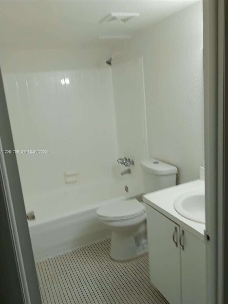 5755 W 20th Avenue 201, Hialeah, FL 33012 photo 13