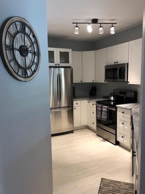 800 Uno Lago Drive 204 — photo 8