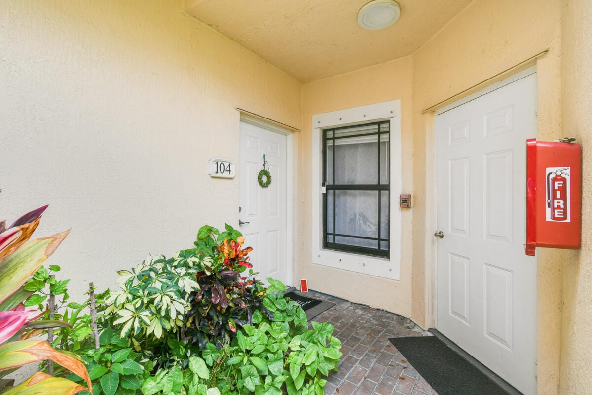 2916 TUSCANY Court 104 — photo 2