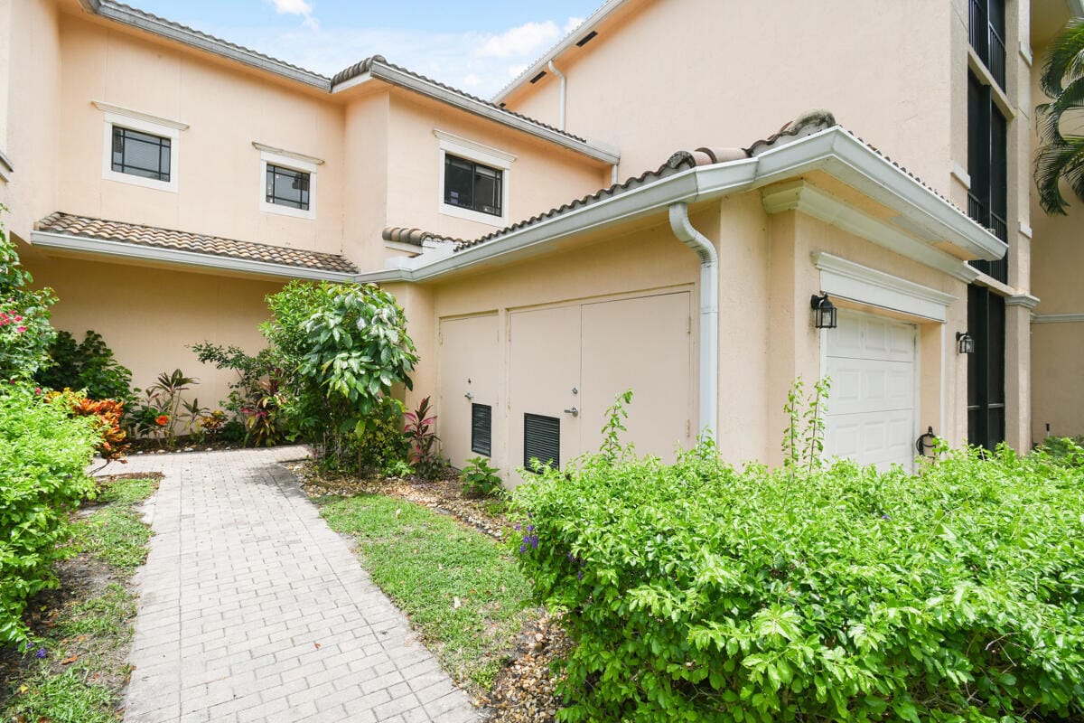 2916 TUSCANY Court 104, Palm Beach Gardens, FL 33410