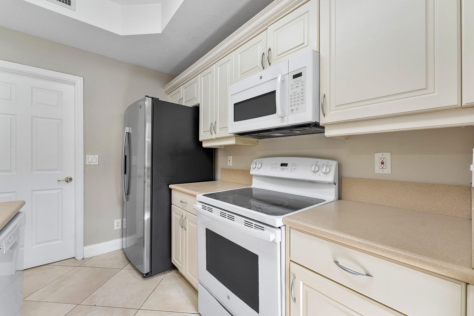 2896 Hidden Hills Road 1002 — photo 12
