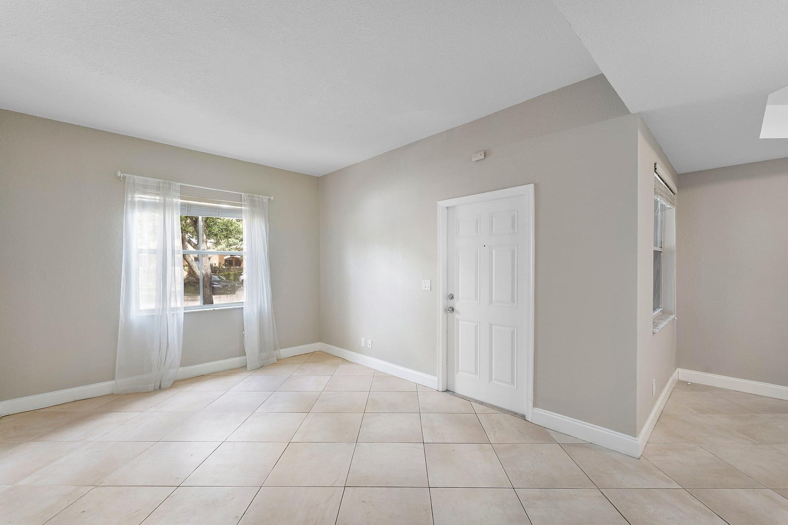 2896 Hidden Hills Road 1002 — photo 4