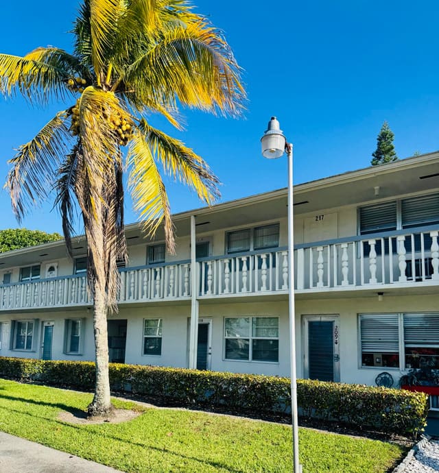 218 Kent M M, West Palm Beach, FL 33417