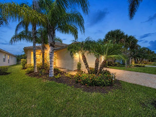 11826 SW Brighton Falls Drive, Valencia Cay, Port St. Lucie, FL
