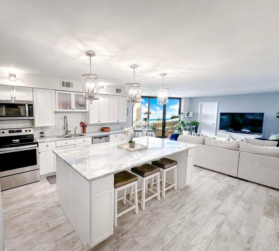 2800 N OCEAN Drive B-2D, Singer Island, FL 33404