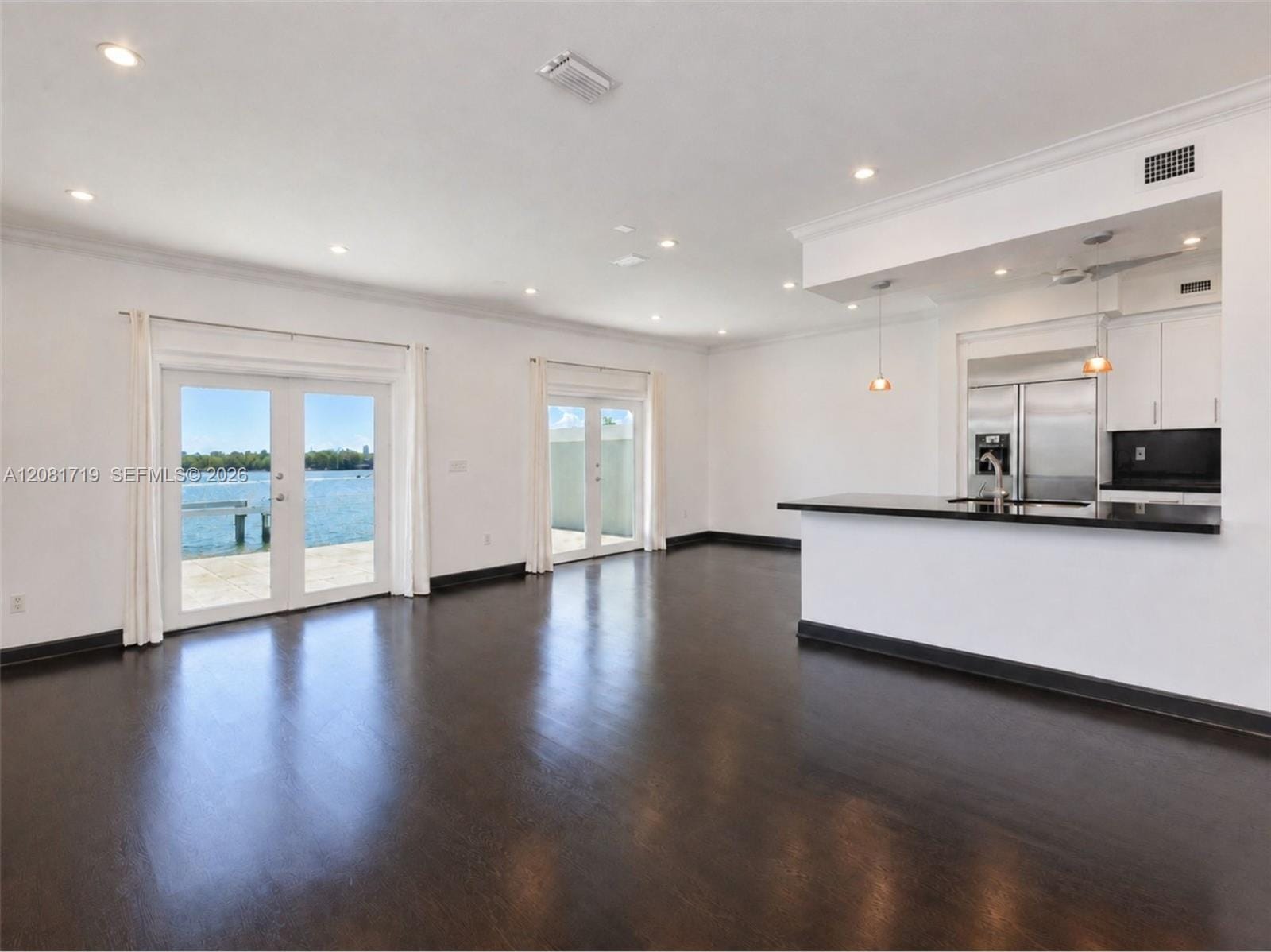 8041 NE Bayshore Court 8041 — photo 6