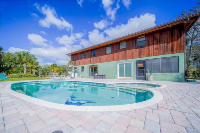 576 Marshall Road, West Palm Beach, FL 33413