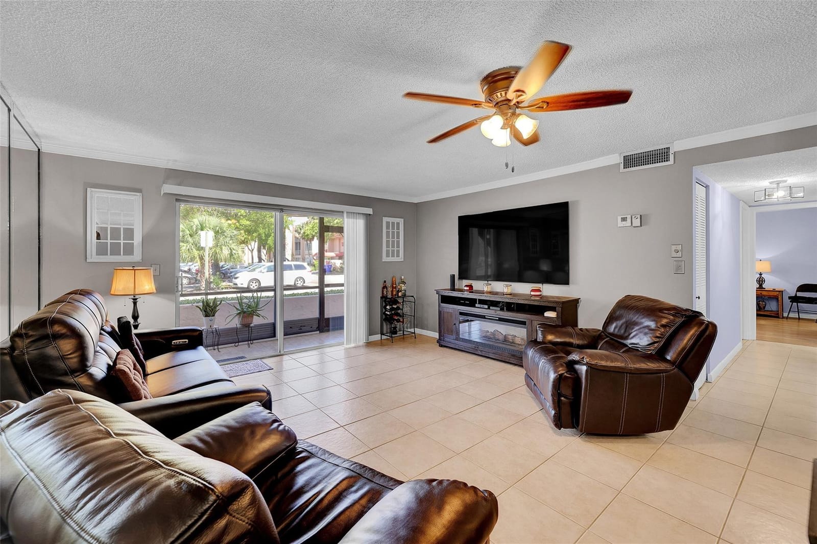 8260 SW 24th Street E 6112, North Lauderdale, FL 33068
