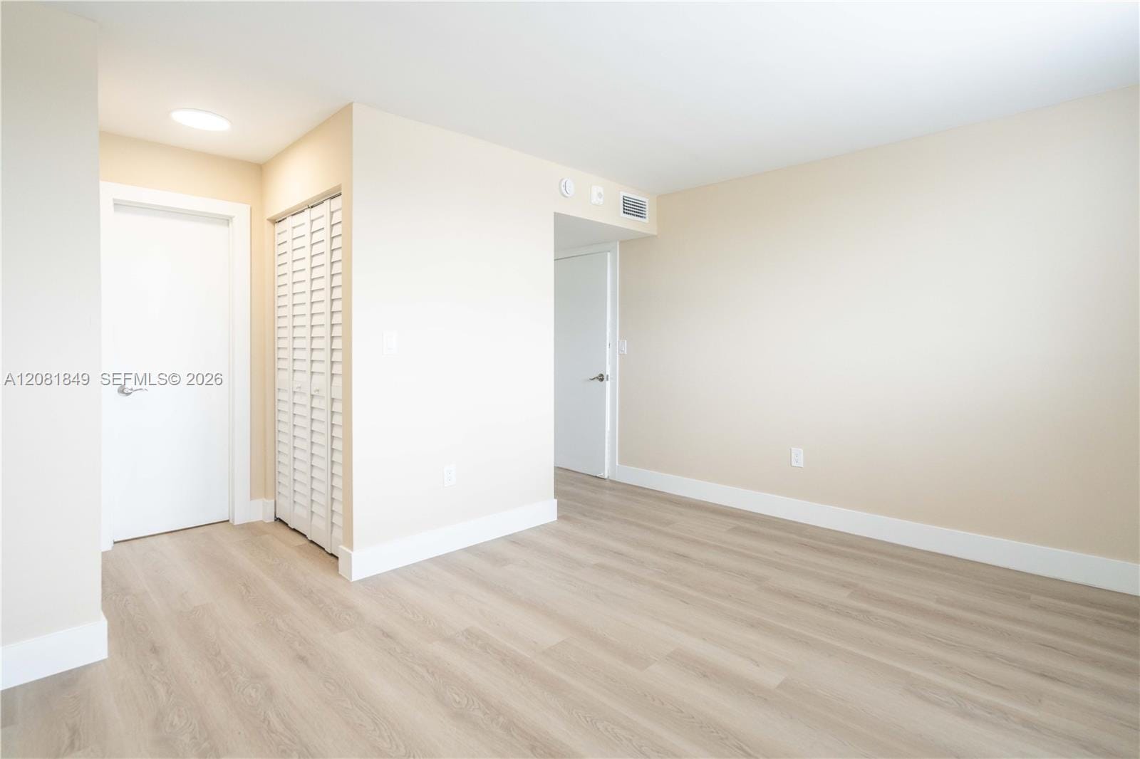 6960 Rue Vendome 402 — photo 10