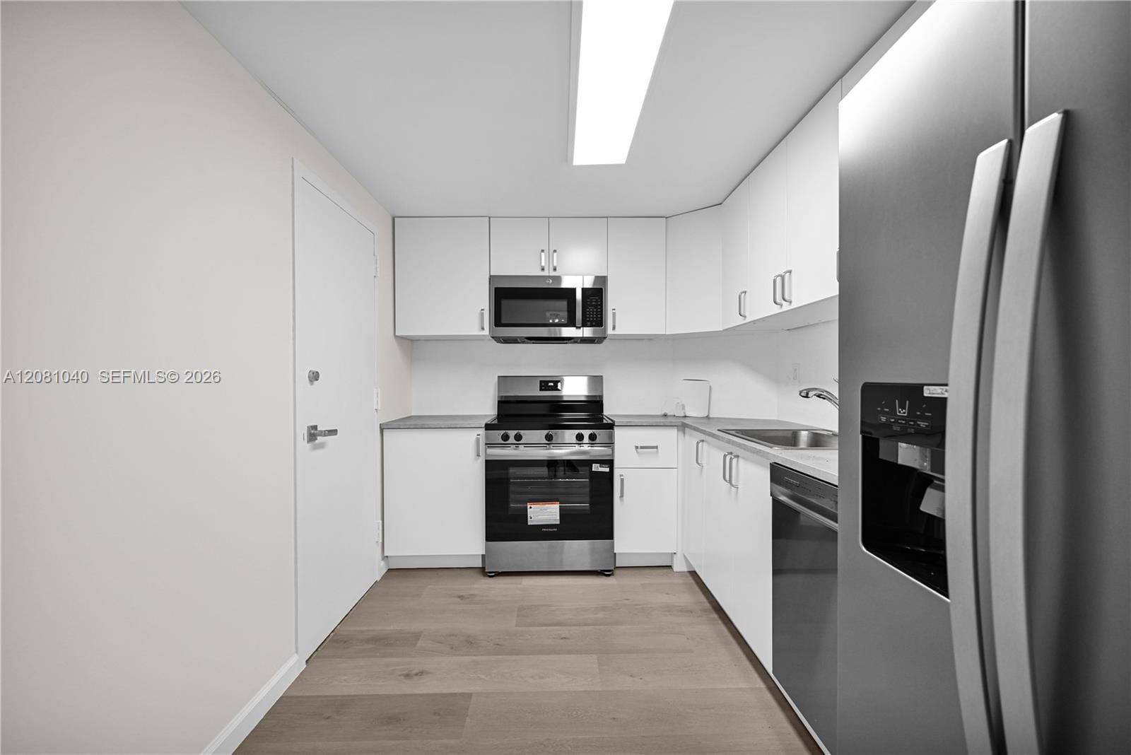 300 Bayview Drive 211 — photo 11