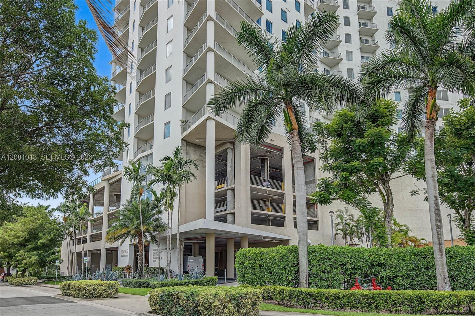 10 S River Drive 1106 — photo 1