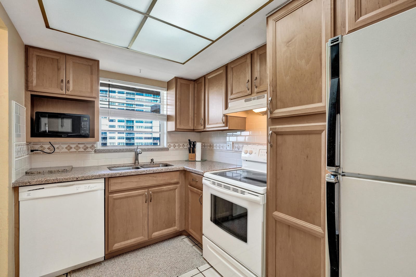 308 GOLFVIEW Road 406 — photo 10