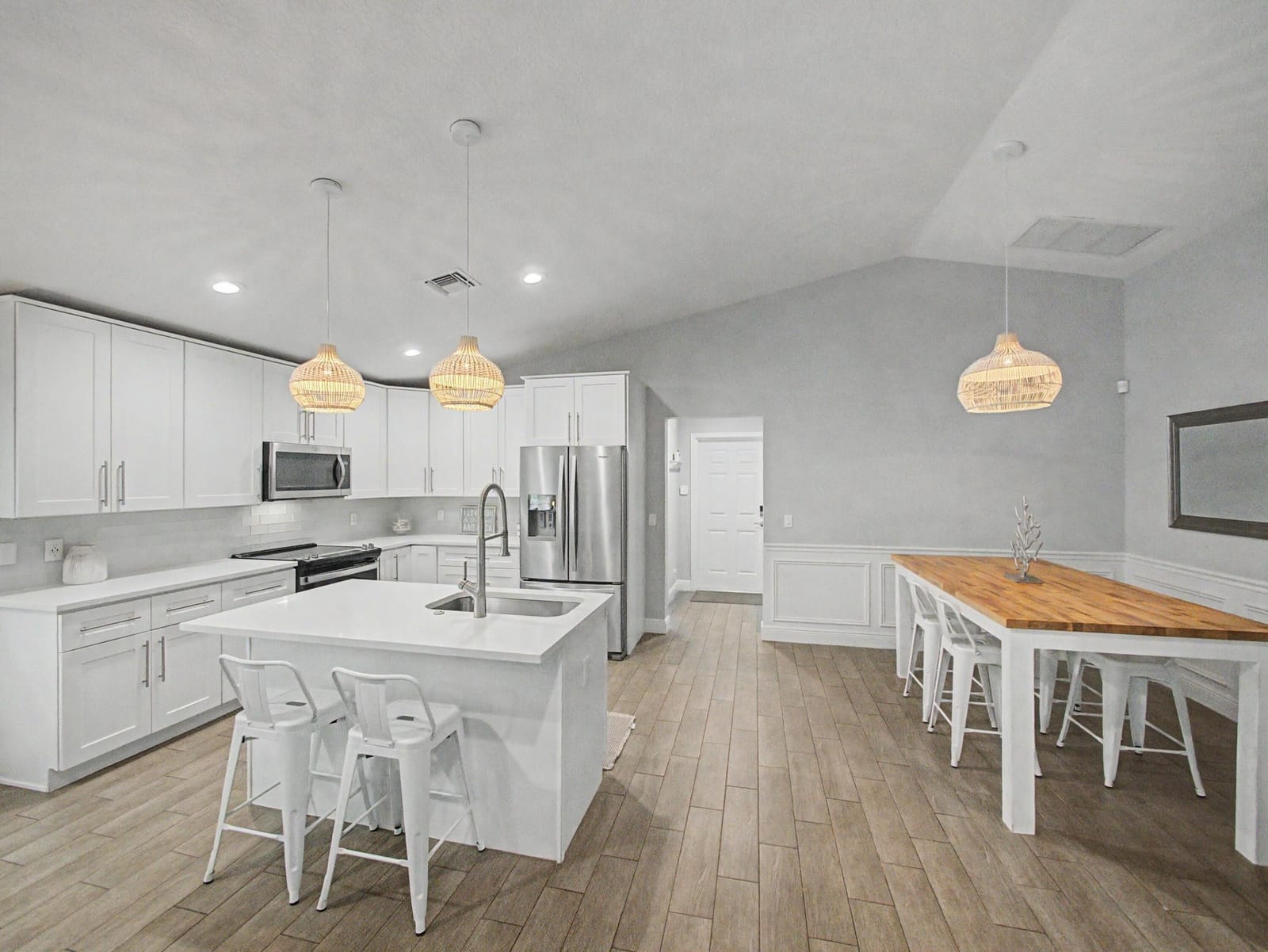 17700 Cornelia Avenue — photo 5
