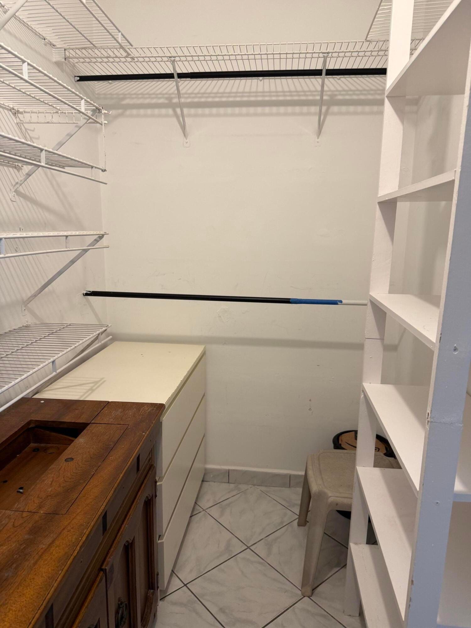 1000 PARKVIEW Drive 424 — photo 4