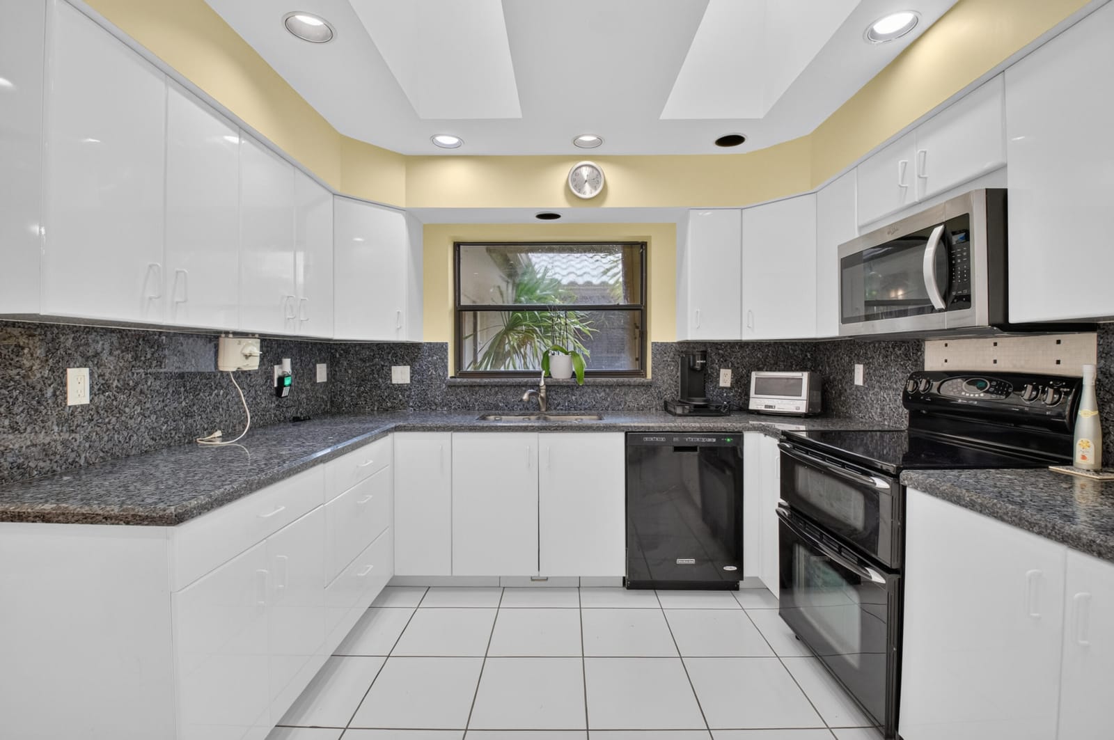 19380 Cedar Glen Drive — photo 3