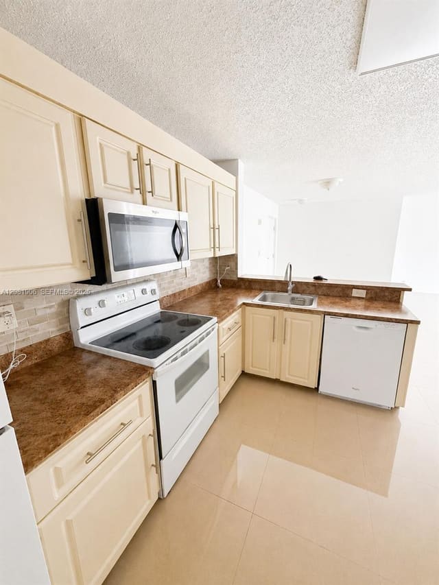 10131 W Sunrise Boulevard 204, Plantation, FL 33322