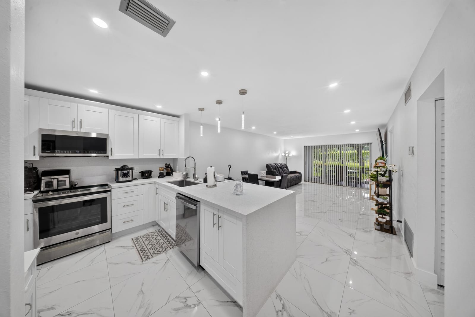 265 CAPE COD Circle, Lake Worth, FL 33467