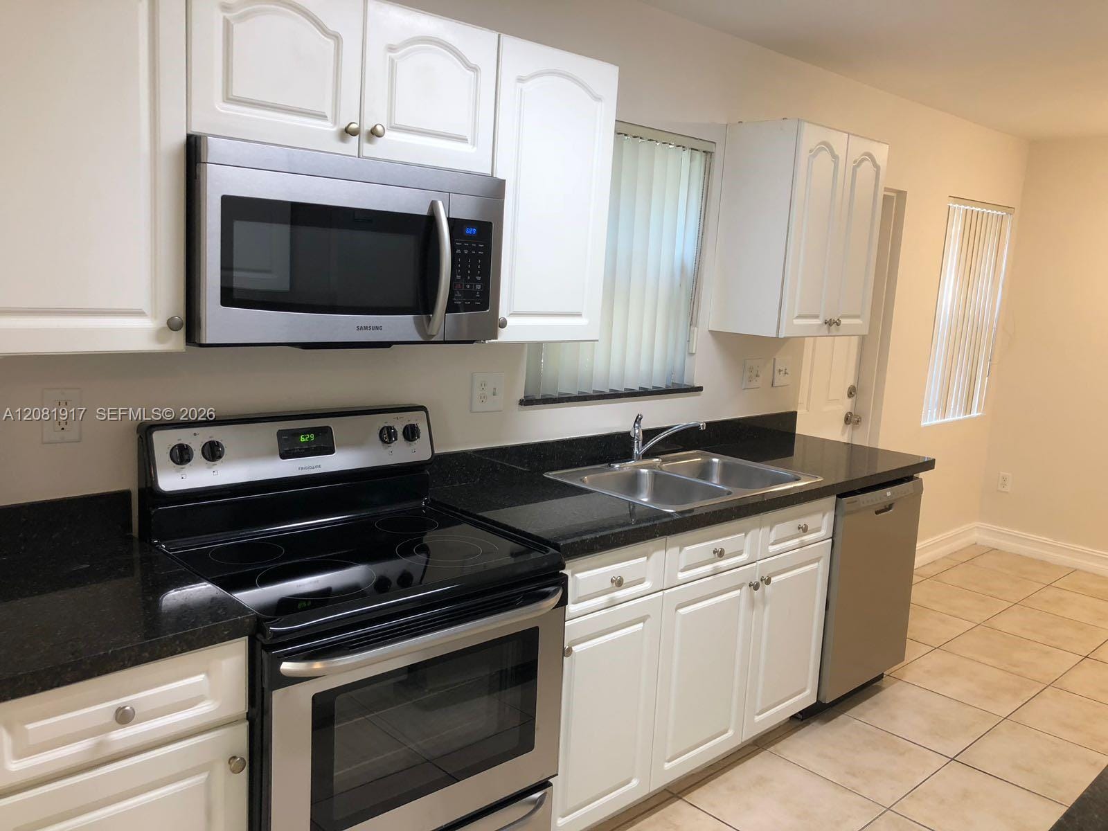 228 NW 14th Avenue 0 — photo 5