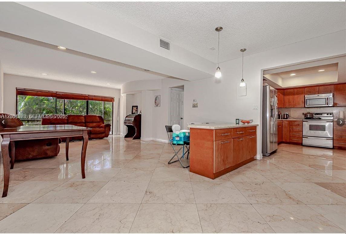 4000 N Hills Drive 29, Hollywood, FL 33021