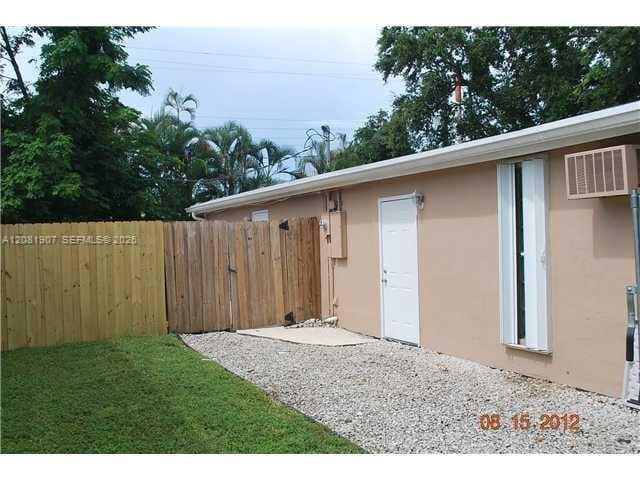 4041 SW 50th Street — photo 2