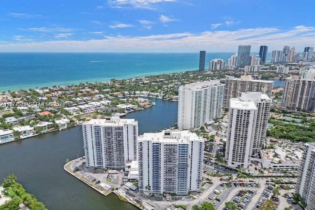 20505 E Country Club Drive 938, Aventura, FL 33180
