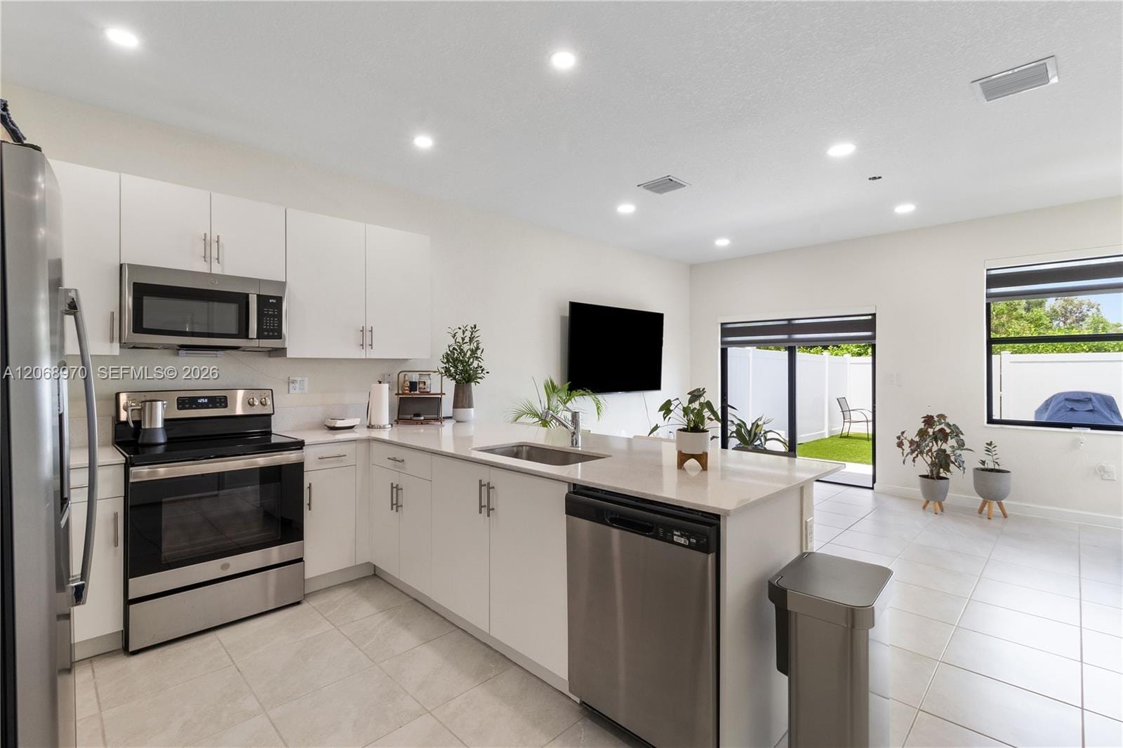 11410 W 34th Way, Hialeah, FL 33018 photo 7