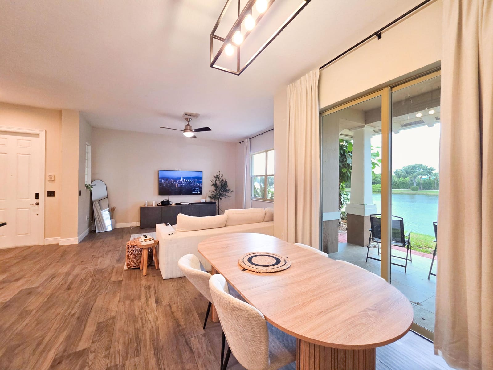 855 Marina Del Ray Lane 1, West Palm Beach, FL 33401